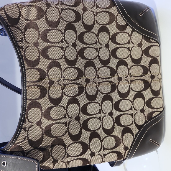 Vintage COACH Hampton Signature 11193 Brown Canvas Crossbody with Matching Pouch - Picture 4 of 8